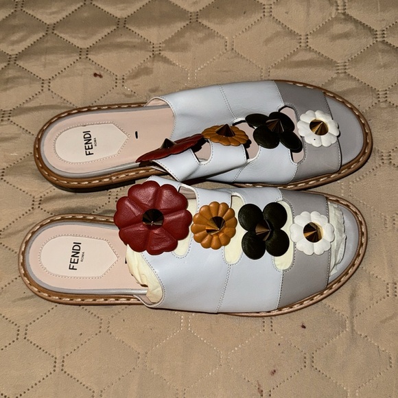 Fendi slides - Picture 4 of 7